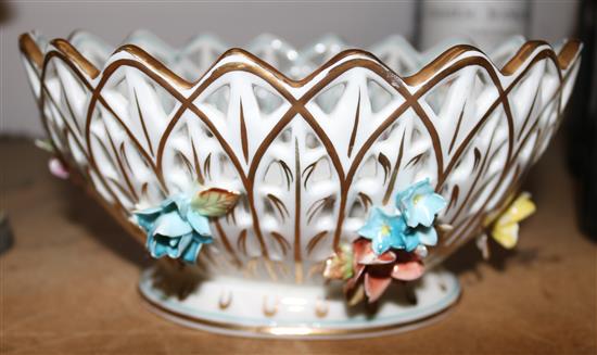 Porcelain basket(-)